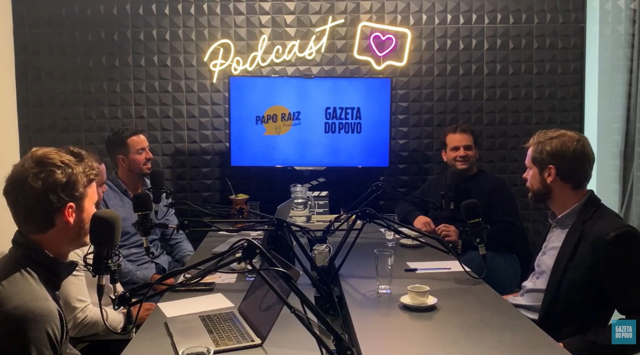 Everton Dzikovicz no videocast Papo Raiz, da Gazeta do Povo, sobre business intelligence.